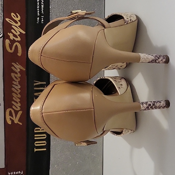 BCBGeneration Shoes - Picture 2 of 4